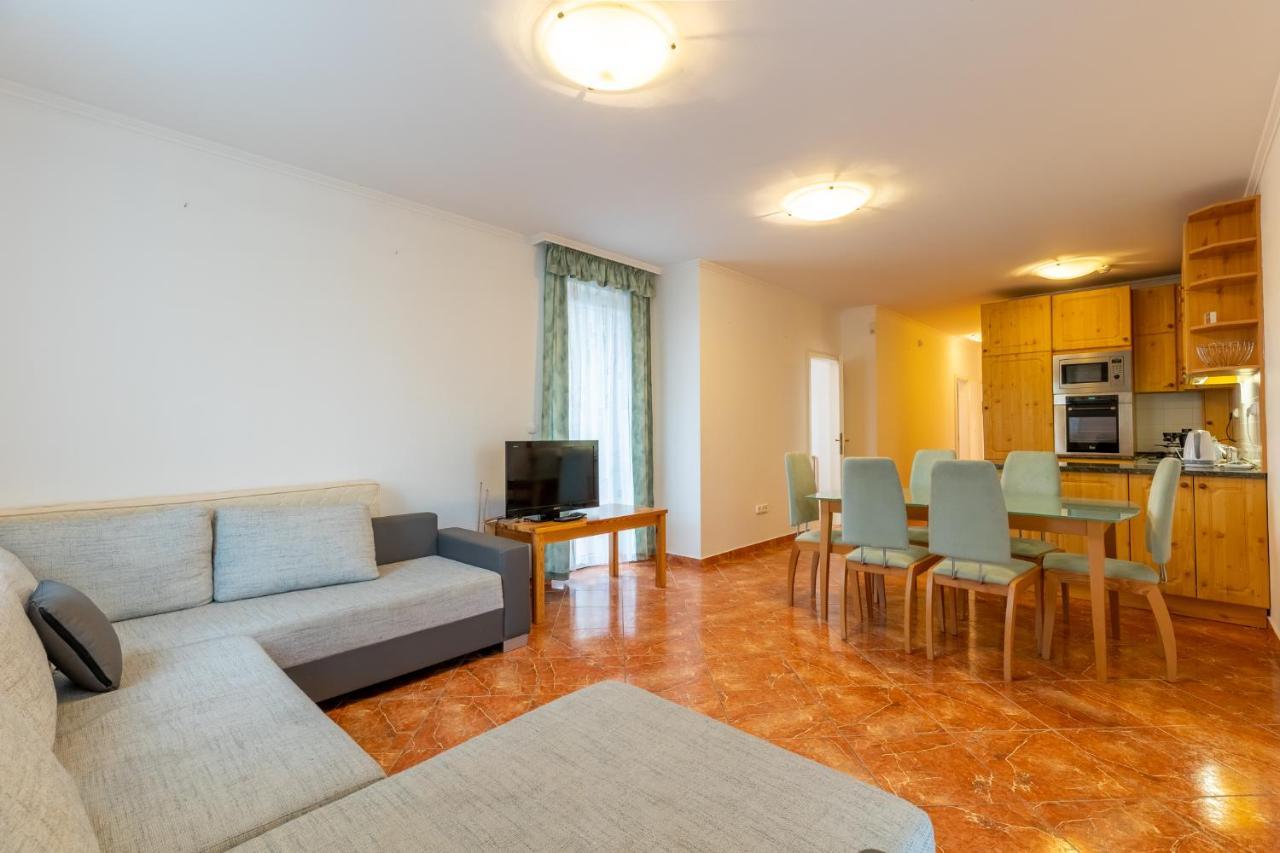Egyuett A Csalad II Apartman By Bltn Шиофок Экстерьер фото