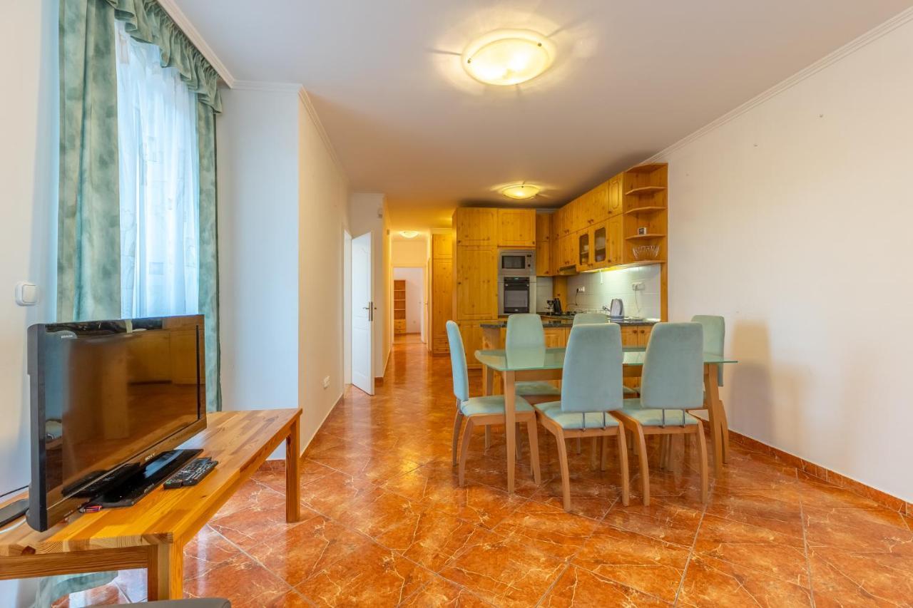 Egyuett A Csalad II Apartman By Bltn Шиофок Экстерьер фото