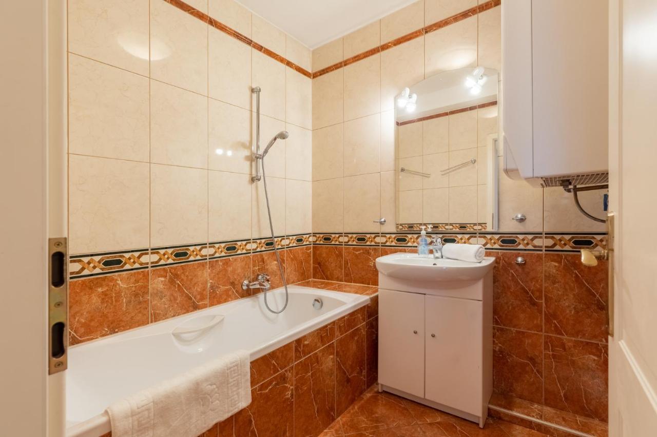 Egyuett A Csalad II Apartman By Bltn Шиофок Экстерьер фото