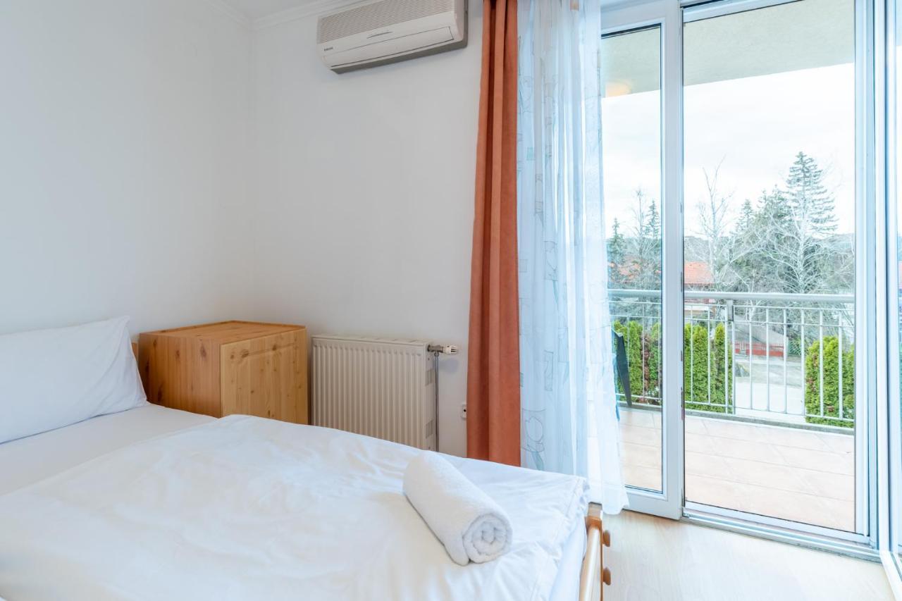 Egyuett A Csalad II Apartman By Bltn Шиофок Экстерьер фото